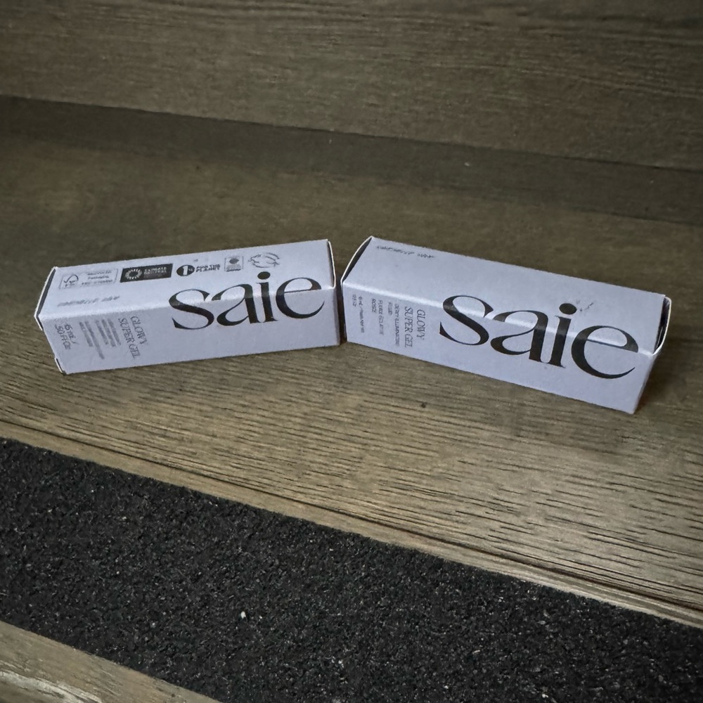 Set of 2 Saie Radiant Highlighter Mini bundle in RoseGlow  + SunGlow